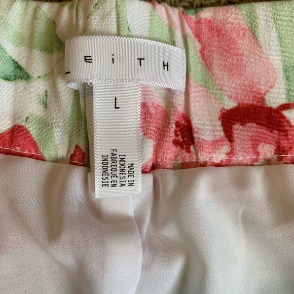 Floral shorts from Leith. NWT - Picture 3 of 6